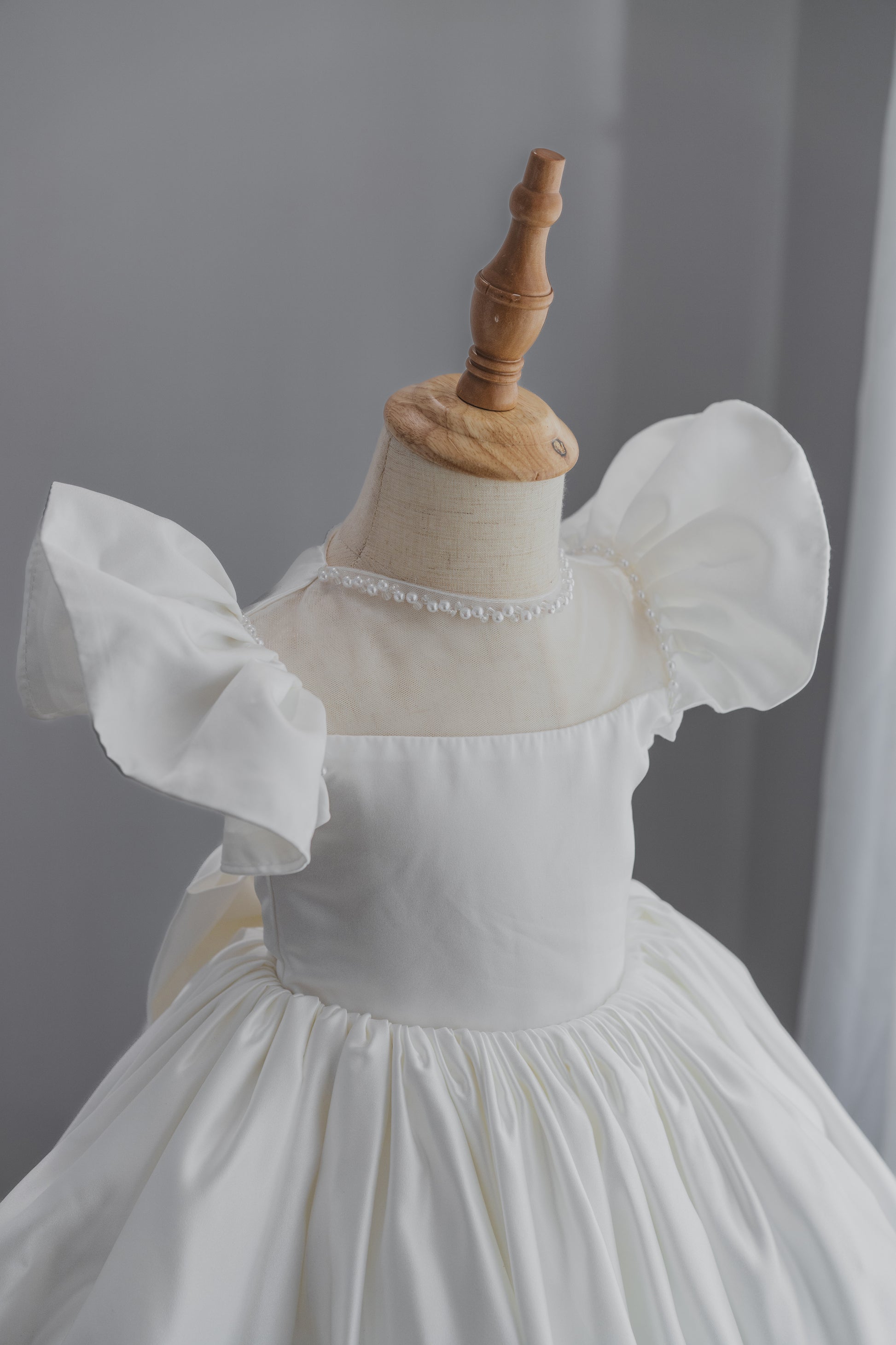 Princess Dress Baby Eden Boutique White Princess Dress Wedding Flower Girls Kids Flying Sleeve Bow